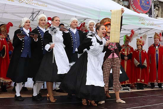 Narrhalla Garde mit Auszug aus Showprogramm „Die zauberhafte Welt der Märchen (©Foto. Martin Schmitz)